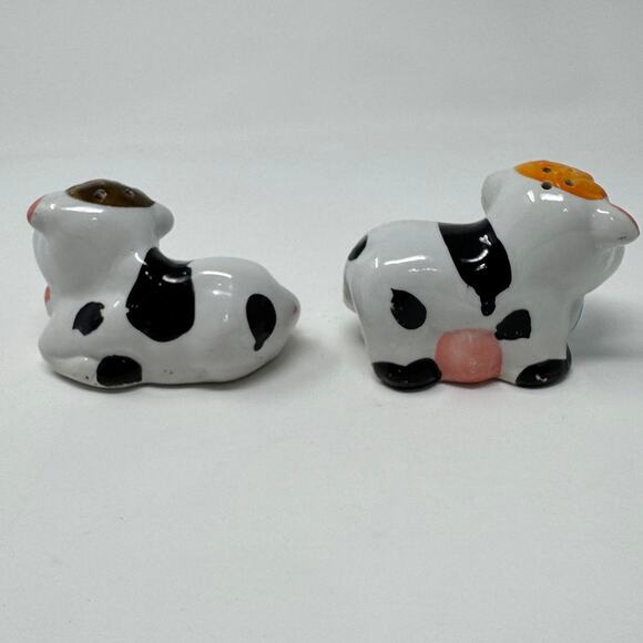 Vintage Holstein Cow Salt & Pepper Shaker Set 1970s Ceramic Hand Painted - Picture 3 of 6